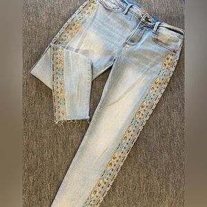 Driftwood Women Jackie High Rise Southwestern Embroidered Aztec Jeans 26 (28” W)